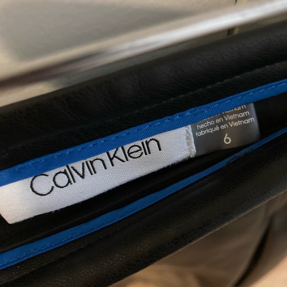 Faux Leather skirt - Picture 2 of 2